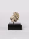 Oberösterreichischer Bildhauer, Christuskopf, um 1480, Sandstein mit Fassungsresten, H: 25 cm, …