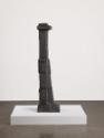 Fritz Wotruba, Große stehende Figur (Junger König), 1961/1962, Bronze, 176,5 × 33,5 × 45 cm, 12…