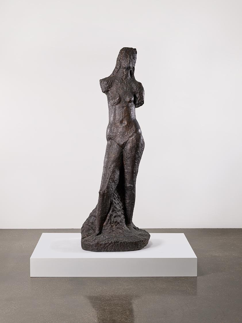 Fritz Wotruba, Stehende (Weibliche Kathedrale), 1946, Bronze, 183,5 × 64,5 × 63 cm, 155 kg, Bel…