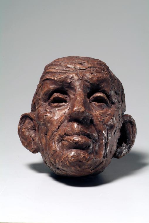 Hubert Wilfan, Norweger-Porträt, 1974, Keramik, bronziert auf Stein aus Jaeren (Norwegen), 43,5…