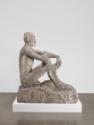 Fritz Wotruba, Großer Hockender, 1929–1931, Kalksandstein, 149,5 × 76,5 × 128 cm, 745 kg, Belve…
