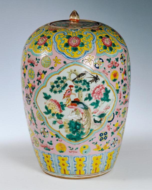 Chinesische Vase mit Deckel, undatiert, Porzellan, 34 × 22 × 22 cm, Belvedere, Wien, Inv.-Nr. 7 ...