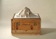 Hans Schabus, Das letzte Land, 2005, Modell, Kiste, 89 x 107 x 98 cm, Belvedere, Wien, Inv.-Nr.…