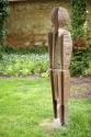 Rudolf Hoflehner, Figur 6 – Gespalten, 1957, Eisen, 205 x 60 x 60 cm, Dauerleihgabe des Museums…