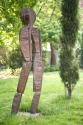 Rudolf Hoflehner, Figur 6 – Gespalten, 1957, Eisen, 205 x 60 x 60 cm, Dauerleihgabe des Museums…