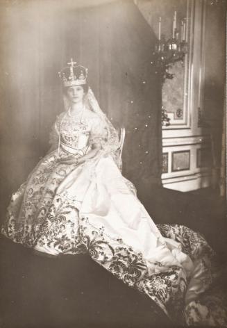 Unbekannter Künstler, Kröning Kaiser Karls I., 1916, Silberabzug, 12 x 18 cm, Belvedere, Wien, …