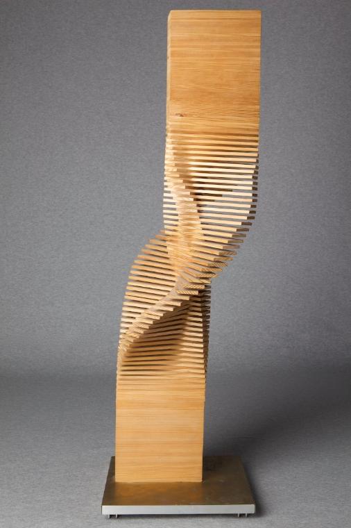 Alois Heidel, Ohne Titel, 1971, Holz, H. inklusive Sockel: 85 cm, Belvedere, Wien, Inv.-Nr. 863…
