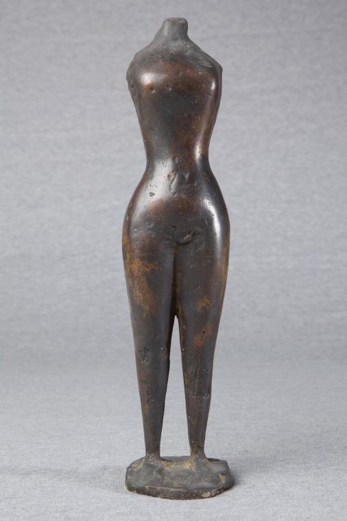 Kurt Ingerl, Torso, um 1968, Bronze, 30 × 7,5 × 8 cm, Leihgabe der Artothek des Bundes, Belvede…
