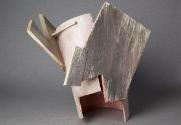 Oswald Stimm, Kopf, undatiert, Holz, Sockel, 43 x 41 x 52 cm, Leihgabe der Artothek des Bundes,…