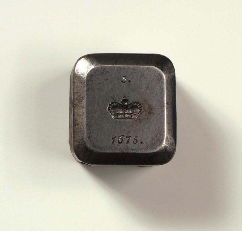 Unbekannter Künstler, Stanze mit der Fürstenkrone des Prinzen Eugen von Savoyen, Eisen, gehärte…