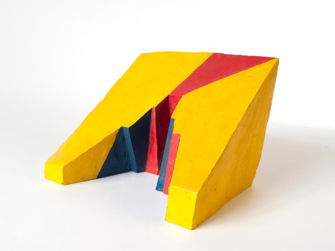 Roland Goeschl, Modell zur "Sackgasse", 1968, Kunststoff, farbig gefasst, 15 x 20 x 20 cm, Belv…