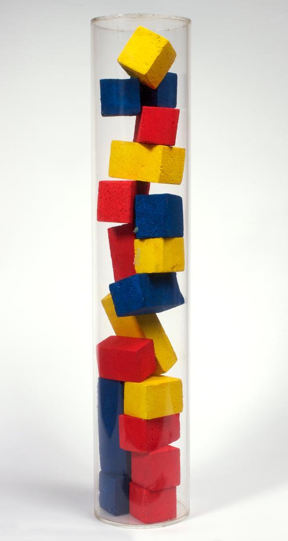 Roland Goeschl, Schüttung, um 1976, Styropor bemalt, Plexiglas, 75 x 15 x 15 cm, Belvedere, Wie…