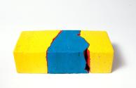Roland Goeschl, Ziegelstein, undatiert, Ziegelstein, farbig gefasst, 3-teilig, 6,5 × 25 × 12 cm…