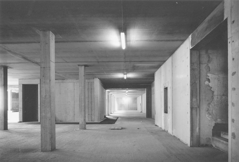 Gerald Zugmann, Dokumentation Umbau 20er-Haus, 2010, Silbergelatin-Abzug, 24 x 30,4 cm, Belvede ...