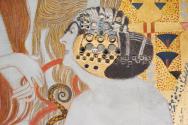 Gustav Klimt, Beethovenfries: Die feindlichen Gewalten - Tafel 1, Stirnwand, 1901, Kaseinfarben ...