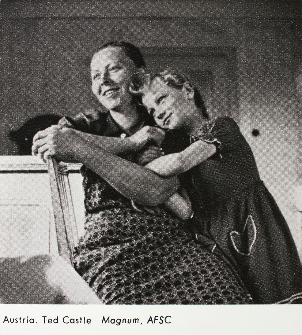 Christian Philipp Müller, The Family of Austrians, 1993, Vergrößerung einer S/W-Fotografie, kas…