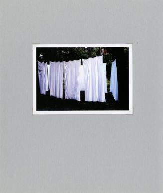 Christian Boltanski, Ilya Kabakov und Jean Kalman, Der Tag danach, 1999–2000, Farbfoto, 10,5 × …