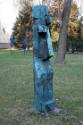 Josef Pillhofer, Amenhotep, um 1998, Bronze, 216 × 60 × 60 cm, Dauerleihgabe aus Privatbesitz, …