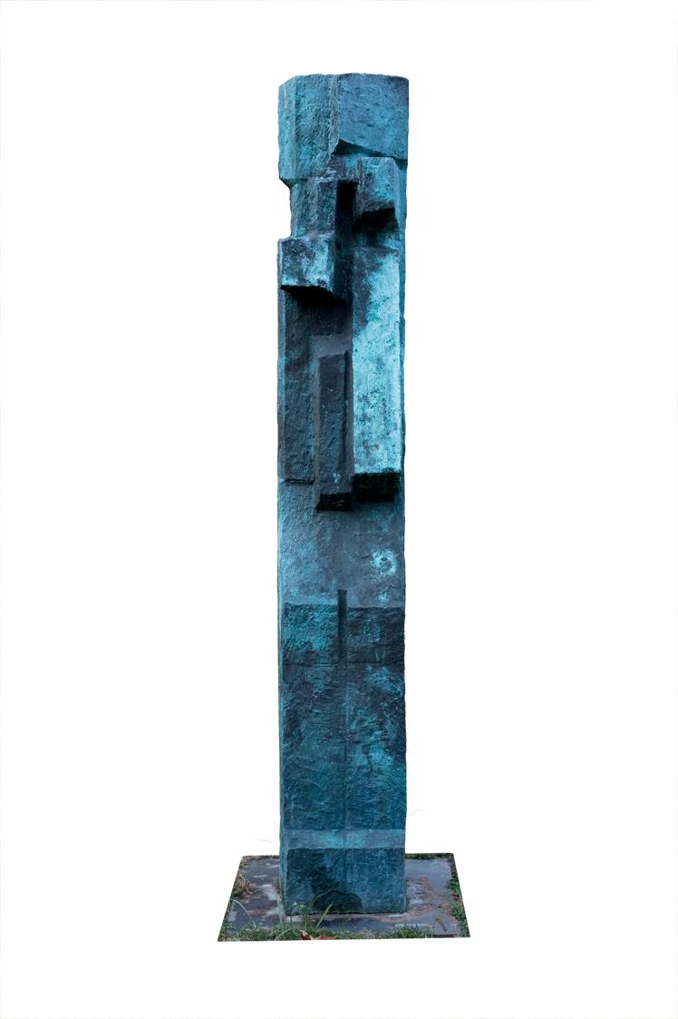 Josef Pillhofer, Amenhotep, um 1998, Bronze, 216 × 60 × 60 cm, Dauerleihgabe aus Privatbesitz, …