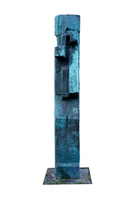 Josef Pillhofer, Amenhotep, um 1998, Bronze, 216 × 60 × 60 cm, Dauerleihgabe aus Privatbesitz, …