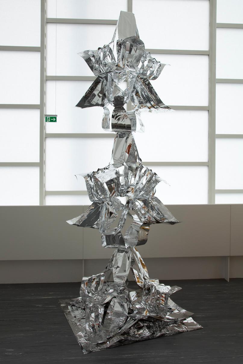 Manuel Gorkiewicz, Ohne Titel, Zeitgenössische Kunst, 2006, Kunststoff-Folie, Karton, Stahlkons…