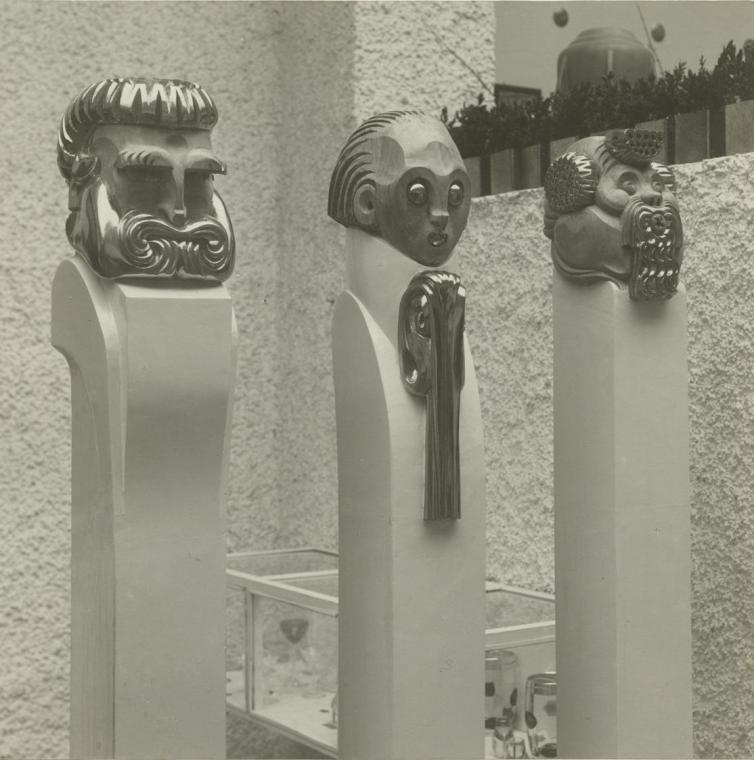 Moriz Nähr, Ferdinand Andri, Drei Skulpturen in der 15. Ausstellung der Wiener Secession, 1902,…