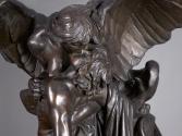 Christian Behrens, Sphinx, Detail, 1880/1894, Bronze, auf zeitgenössischem Holzsockel, 145 × 10…
