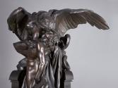 Christian Behrens, Sphinx, Detail, 1880/1894, Bronze, auf zeitgenössischem Holzsockel, 145 × 10…