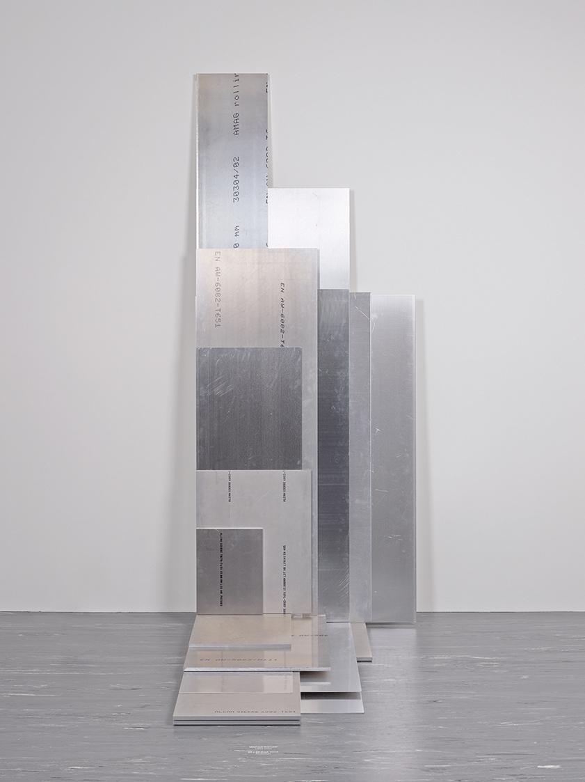 Michael Kienzer, 10 x 95 Grad, 2012, Aluminium, 1 oben: 30 × 39 × 1,5 cm, Belvedere, Wien, Inv.…