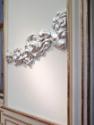Gerold Tusch, Gloria II, Detail, 2013, Keramik, glasiert, Blattaluminiumauflage auf Hartfaser m…