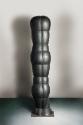 Joannis Avramidis, Stehende Figur, um 1960, Bronze auf dünner Eisenplatte, 103 × 23 × 20 cm, Ar ...