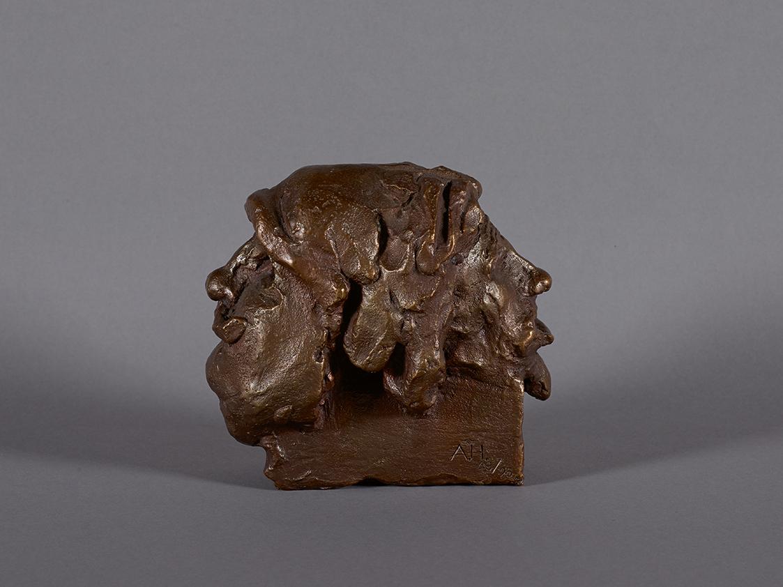 Alfred Hrdlicka, Das Treffen in Schwechat, 1983, Bronze, braun patiniert, 15 × 17 × 10 cm, Belv…