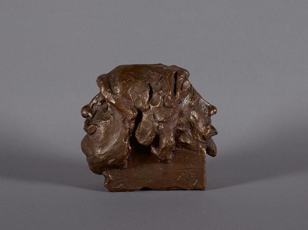 Alfred Hrdlicka, Das Treffen in Schwechat, 1983, Bronze, braun patiniert, 15 × 17 × 10 cm, Belv…