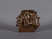 Alfred Hrdlicka, Das Treffen in Schwechat, 1983, Bronze, braun patiniert, 15 × 17 × 10 cm, Belv…