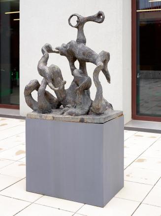 Oswald Oberhuber, Sitzende, 1949, Bronze, 117 × 93 × 59 cm, Artothek des Bundes, Dauerleihgabe …