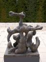 Oswald Oberhuber, Sitzende, 1949, Bronze, 117 × 93 × 59 cm, Artothek des Bundes, Dauerleihgabe …