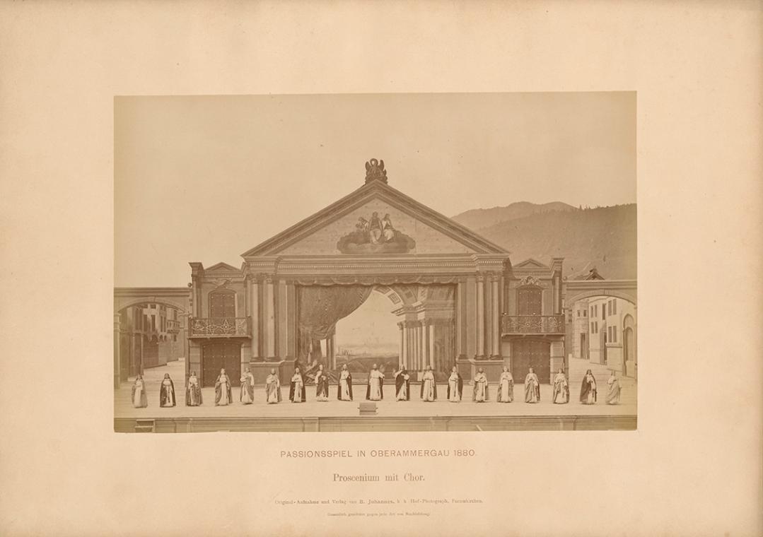 Johannes Bernhard, Passionsspiel von Ober-Ammergau - Proscenium mit Chor, 1880, Silbergelatinea…