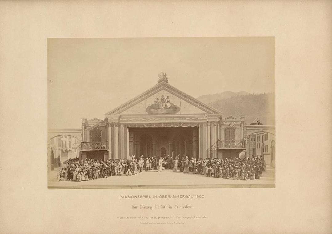 Johannes Bernhard, Passionsspiel von Ober-Ammergau - Der Einzug Christi in Jerusalem, 1880, Sil…