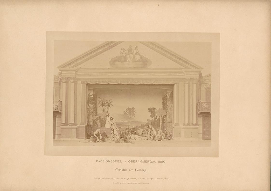Johannes Bernhard, Passionsspiel von Ober-Ammergau - Christus am Ölberg, 1880, Silbergelatineab…