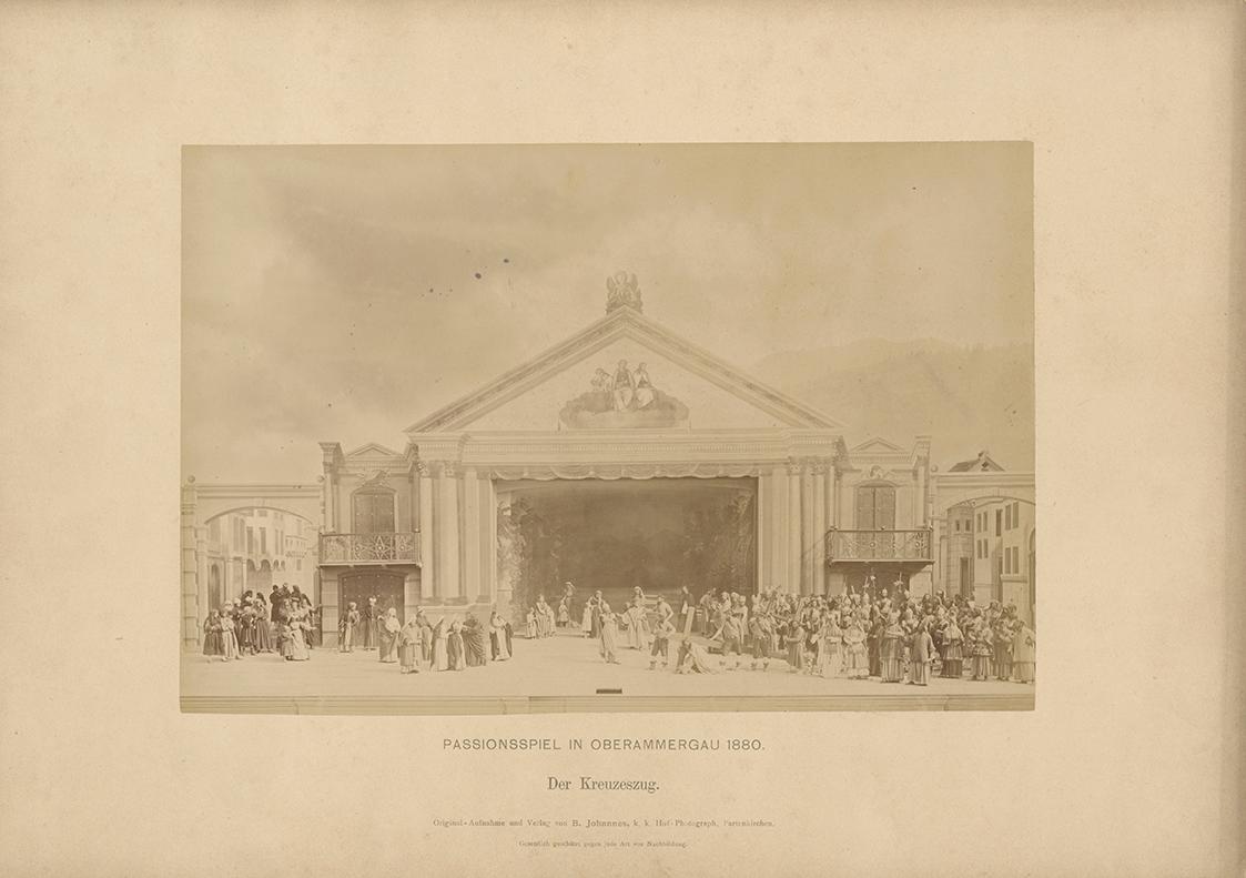 Johannes Bernhard, Passionsspiel von Ober-Ammergau - Der Kreuzeszug, 1880, Silbergelatineabzug,…