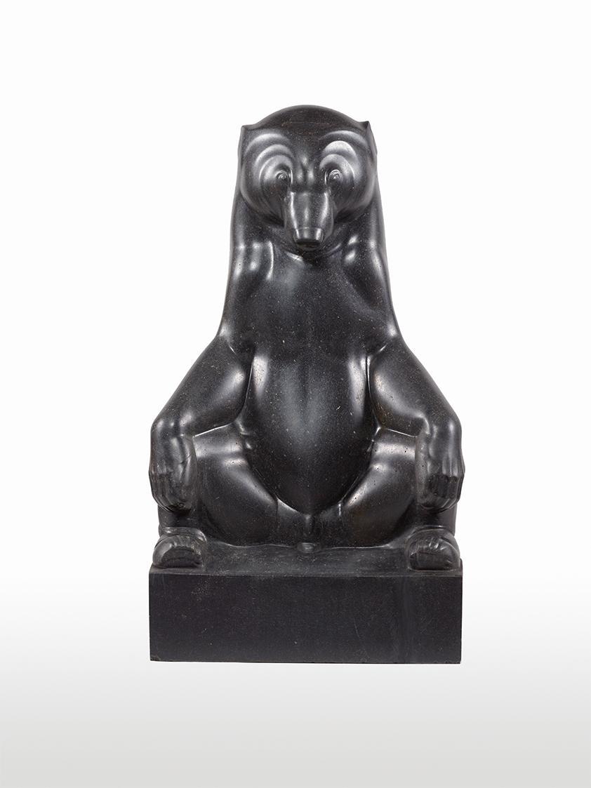 Franz Barwig d. Ä., Sitzender Bär, 1912/1913, Schwarzer Granit, poliert, 140 × 77 × 58 cm, 732 …