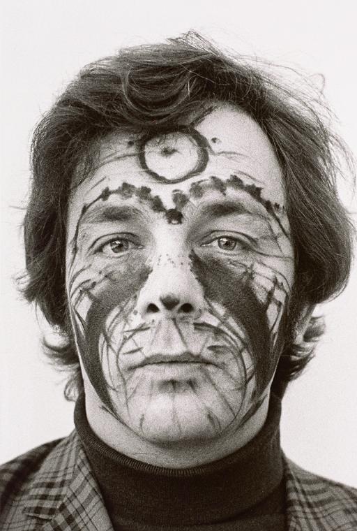 Peter Baum, Porträt Arnulf Rainer, Oktober 1968. Vor der Pressekonferenz - unbeobachtet im Muse…