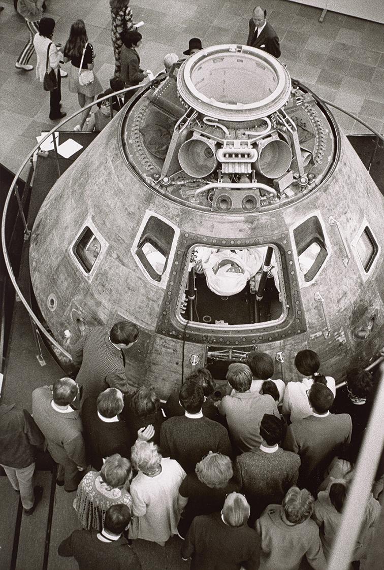 Peter Baum, "Apollo 10" in Wien. Ausstellungseröffnung "Der Mensch im Weltraum", 1970, Barytabz…