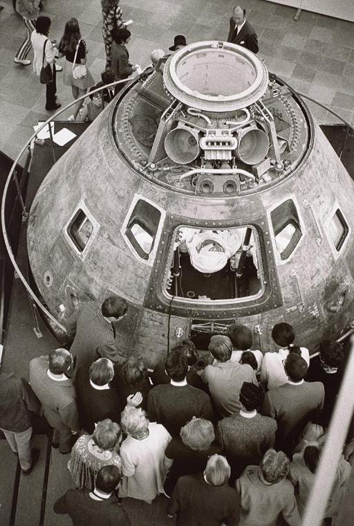 Peter Baum, "Apollo 10" in Wien. Ausstellungseröffnung "Der Mensch im Weltraum", 1970, Barytabz…