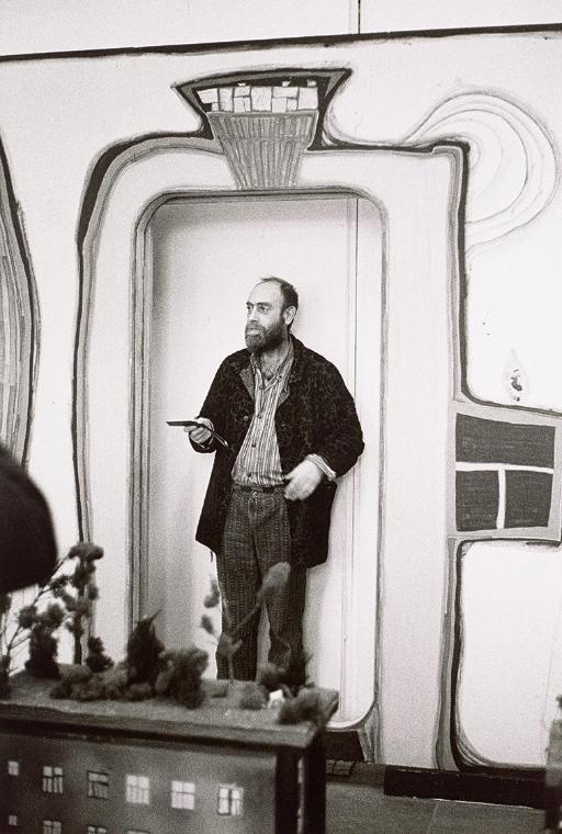 Peter Baum, Friedensreich Hundertwasser: Ausstellung "Wandbilder und Architekturmodelle von Fri…