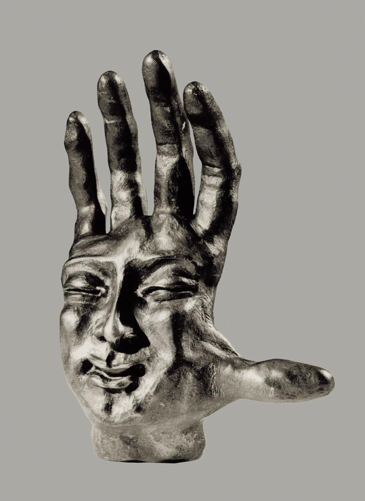 Elsa Olivia Urbach, Die Hand Buddhas, 1970/1971, Bronze (Probeguss), 23,5 × 17 × 6 cm, Belveder…
