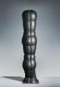 Joannis Avramidis, Stehende Figur, um 1960, Bronze auf dünner Eisenplatte, 103 × 23 × 20 cm, Ar…
