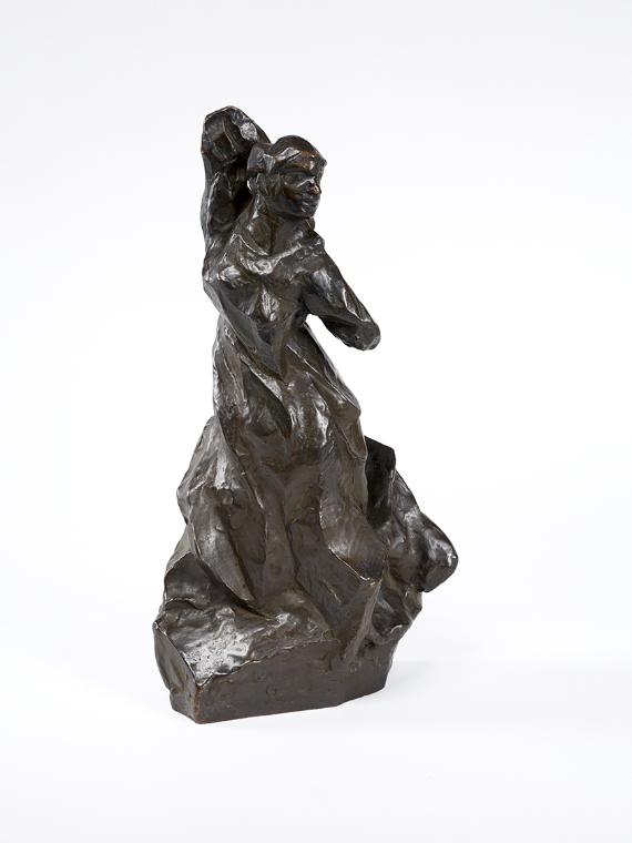 Otto Gutfreund, Bei der Toilette, 1911, Bronze, 44 × 24 × 18 cm, Dauerleihgabe Sammlung Rotter,…