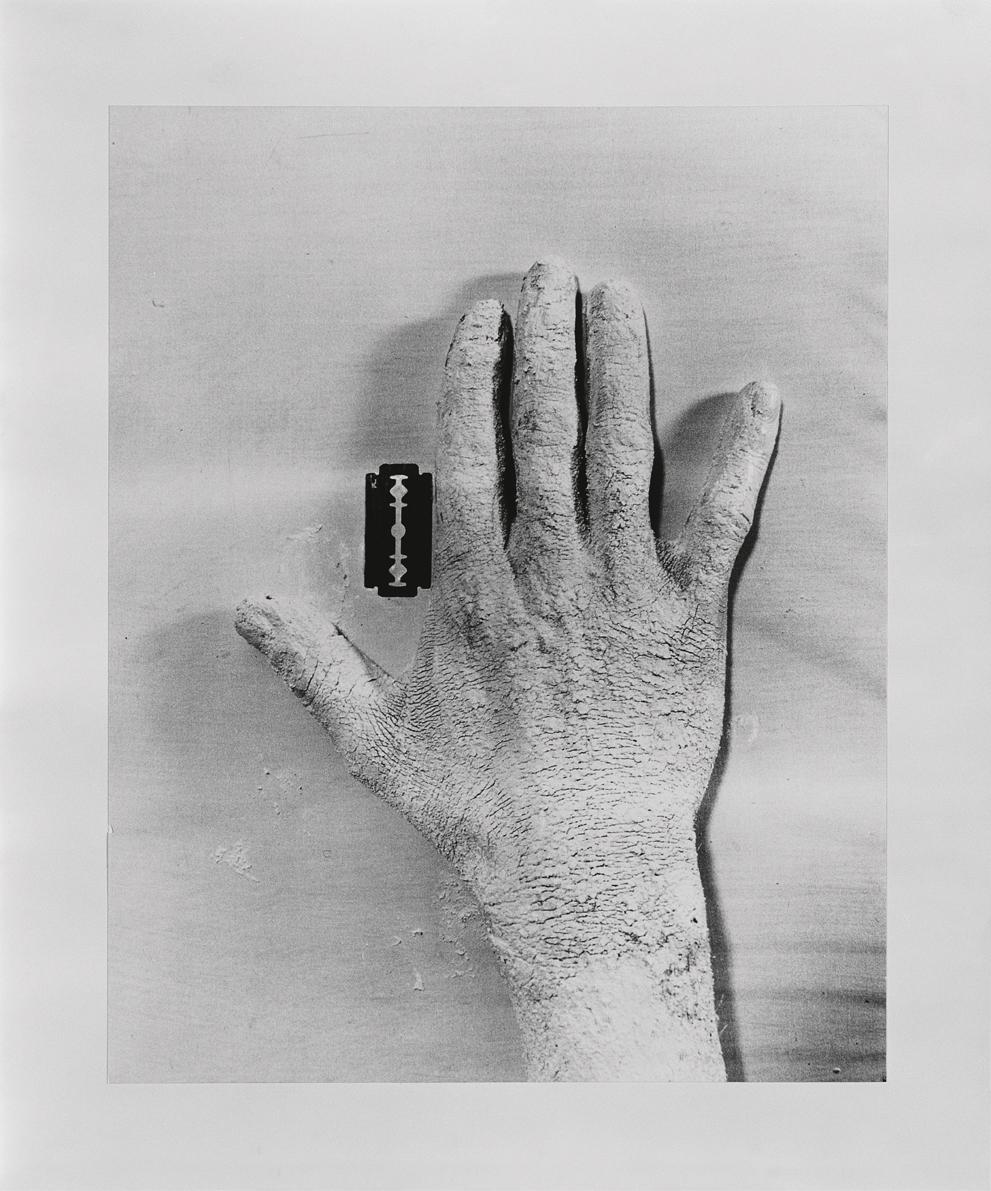Günter Brus, Selbstbemalung I, 1964, Fotografie auf Karton aufgeklebt, Belvedere, Wien, Inv.-Nr…