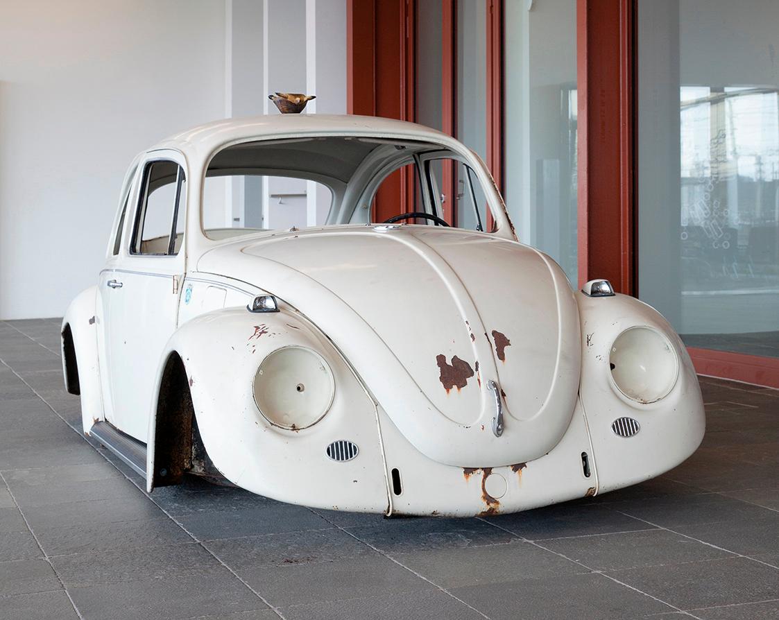 Peter Weibel, Mechanik der Organismen – Organik der Maschinen, 1994/2014, Autokarosserie, Plast…
